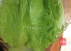 Illustration of how to make a breakfast sandwich 7