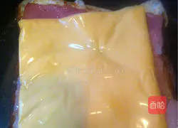 Illustration of making bacon sandwich 5