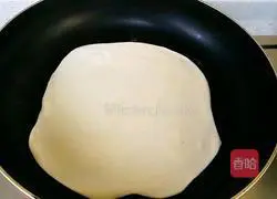 Illustration of how to make single-bread rolls with wild garlic 7