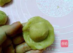Illustration of how to make rose flower cake 11