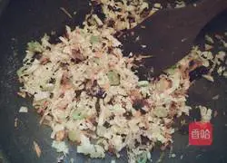 Illustration of how to make cured meat and mixed egg fried rice 18