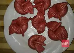 Illustration of how to make homemade local steamed buns 12