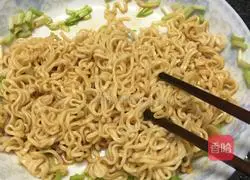 Scallion oil noodles Illustration of how to do it 6