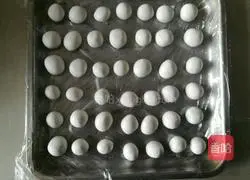 Illustration of how to make salty glutinous rice balls 3