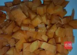 Illustration of how to make colorful egg fried rice 2