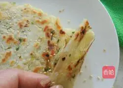 Illustration of how to make scallion pancakes 14