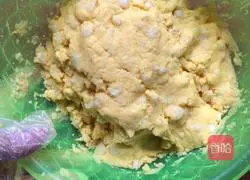 Illustration of how to make pan-fried corn tortillas 4