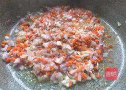 Salted Fish Chicken Illustration of how to make rice fried rice 8