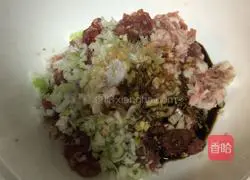 Illustration of how to make mushroom, pork and shrimp dumplings 6