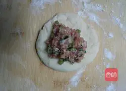 Illustration of how to make fresh meat crispy cake 9