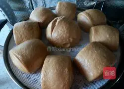 Illustration of how to make brown sugar steamed buns 9