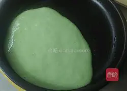 Illustration of how to make spinach juice pancakes 6