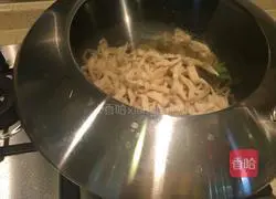 Illustration of how to make steamed beans and noodles 9