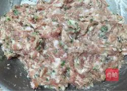 Illustration of how to make meat pie 3