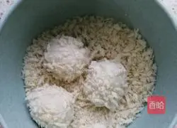 Illustration of how to make crispy fried glutinous rice balls 4