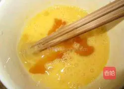 Illustration of how to make egg-fried steamed buns 2