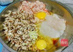 Illustration of how to make mushroom wontons 5