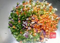 Illustration of how to make colorful vegetable fried rice 5