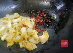 Illustration of how to make hot and sour soup noodles 7