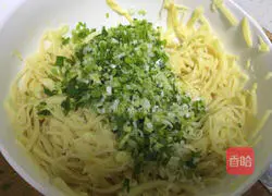 Illustration of how to make fresh bamboo shoot dumplings 7