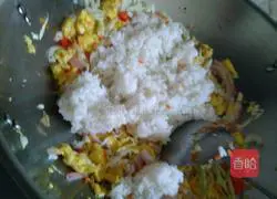 Colorful Egg Fried Rice Recipe Illustration 4