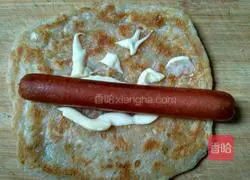 Illustration of how to make ham and egg hand cakes 5