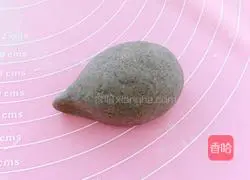 Illustration of how to make black rice noodles little hedgehog steamed buns 8