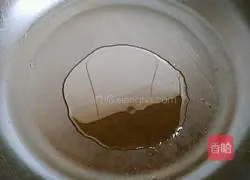 Illustration of how to make ham, potato and tomato cake 7