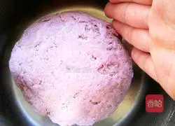 Illustration of how to make caterpillar steamed buns 9