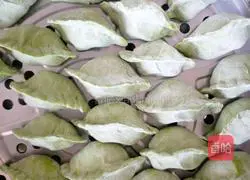 Illustration of how to make green dumplings 4