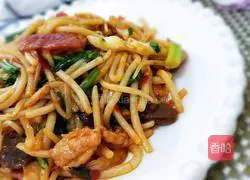 Illustration of how to make fried rice noodles with bean paste 10