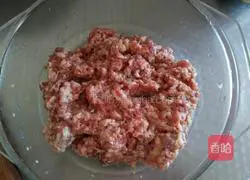 Illustration of how to make Lianghe noodles and donkey meat stuffed buns 7