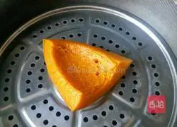 Illustration of how to make lollipop steamed buns 1