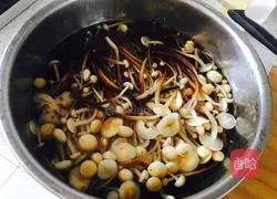 Illustration of how to make Xiaopi Umbrella Pancakes 3 