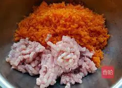 Illustration of how to make large wontons 2