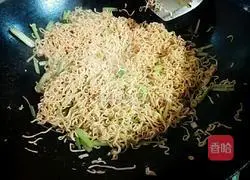 Illustration of how to make celery fried noodles 7