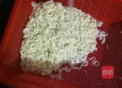 Egg Fried Noodles Illustration of how to do it 2