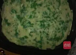 Illustration of how to make celery leaf pancakes 6