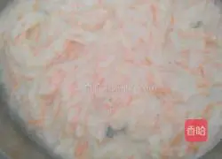 Illustration of how to make egg and potato pancakes 3