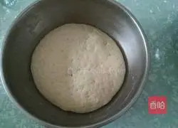 Illustration of how to make sausage pie 2