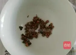 Illustration of how to make pork and zucchini dumpling fillings 4