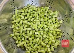 Illustration of how to make fried rice with beans and eggs 6