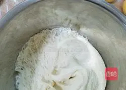 Illustration of how to make pumpkin blossom steamed buns 10