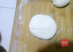 Illustration of how to make multi-layered flatbread 10