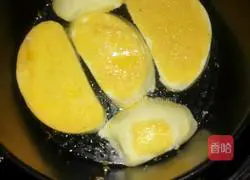 Illustration of how to make golden steamed buns 5