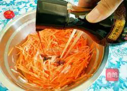 Illustration of how to make carrot, bacon and egg pancakes 5