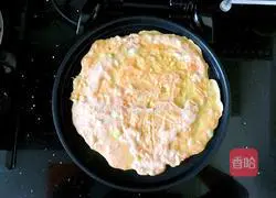 Illustration of how to make carrot and shrimp skin egg pancake 7