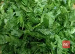 Illustration of how to make crispy celery cake 2