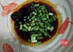 Illustration of how to make cucumber noodles 6