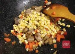 Illustration of how to make braised pork ribs with rice 6